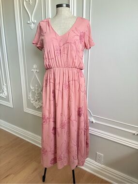 1.4.3. Story by Line Up Dusty Pink Floral V-Neck Midi Dress